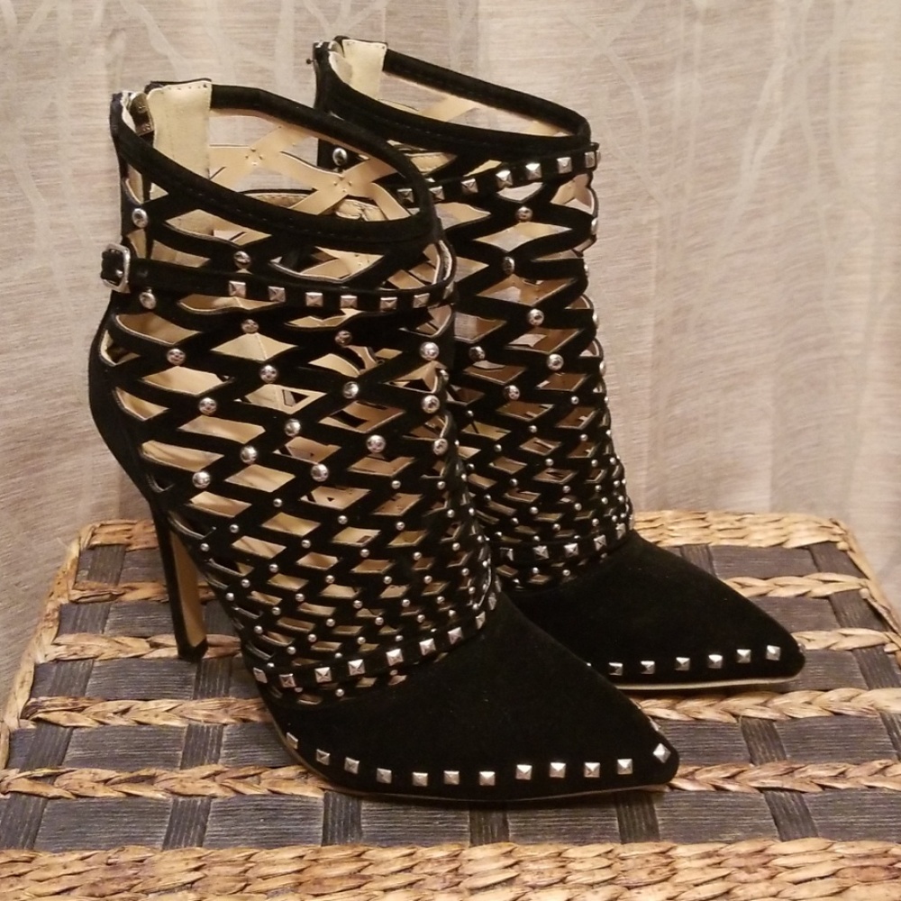 Cute, Trendy black Booties